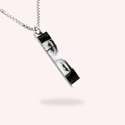 Collana con incisione occhi personalizzata