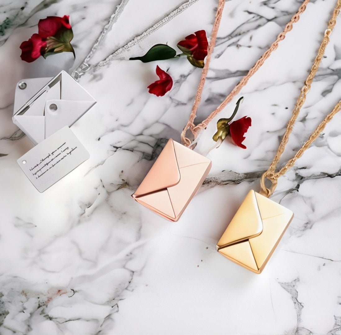 Collana Busta con Lettera  Personalizzata